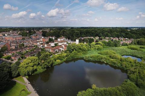 2 bedroom retirement property for sale, Mere Court, Ruskin Court, WA16