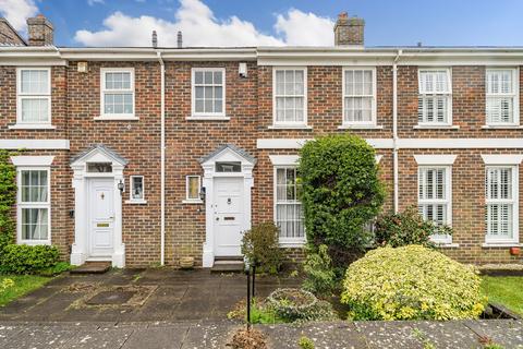 8 Heathfield Park, Midhurst, GU29 9HN