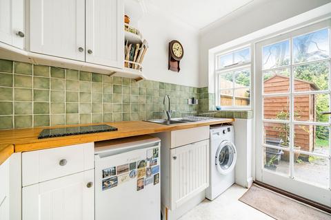 8 Heathfield Park, Midhurst, GU29 9HN