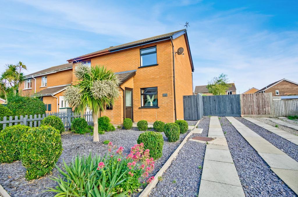 Sully, Penarth CF64 2 bed semidetached house for sale £260,000