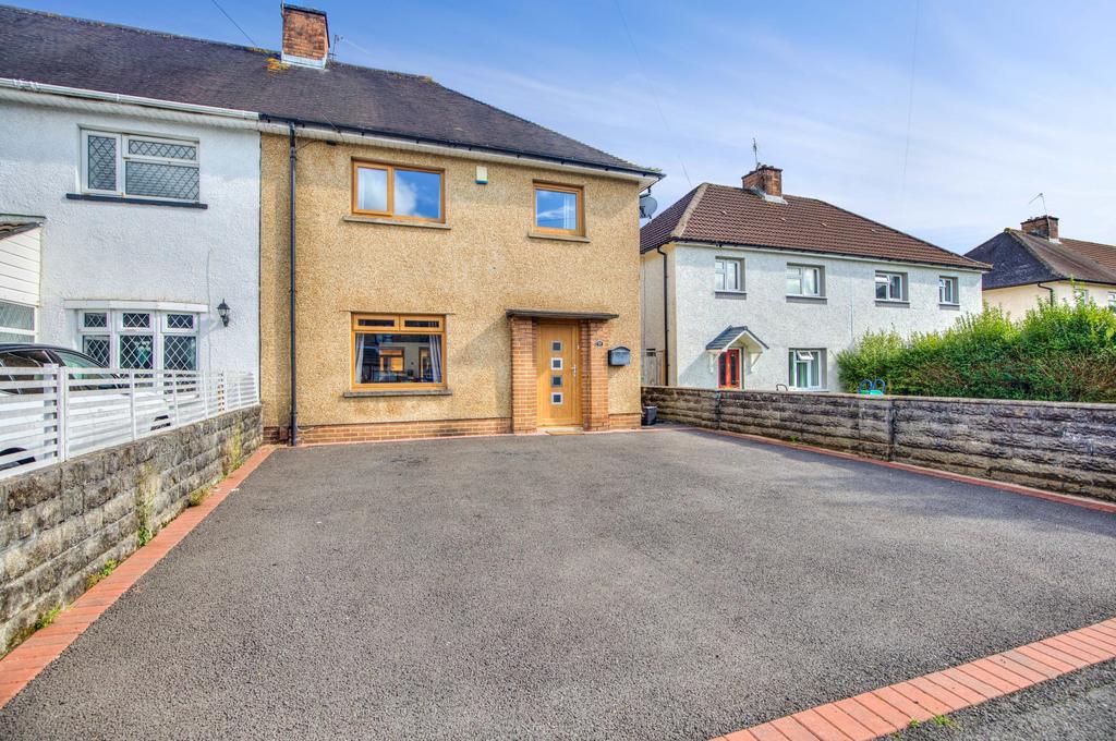 Hawthorn, Pontypridd CF37 3 bed semidetached house for sale £260,000