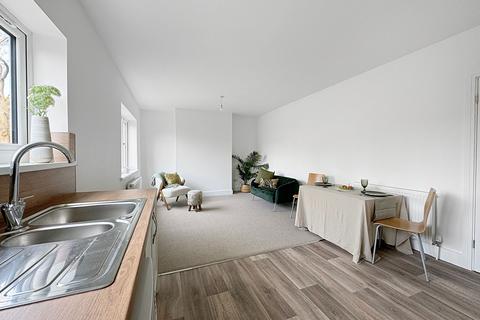 2 bedroom apartment for sale, The Walk, Hengoed CF82