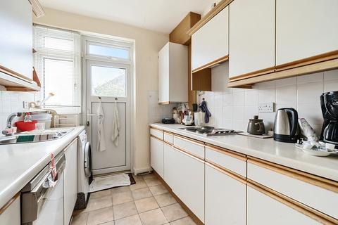 3 bedroom property for sale, Grierson Road, London