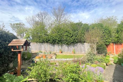 11 Church Close, Lancing, BN15 0EZ