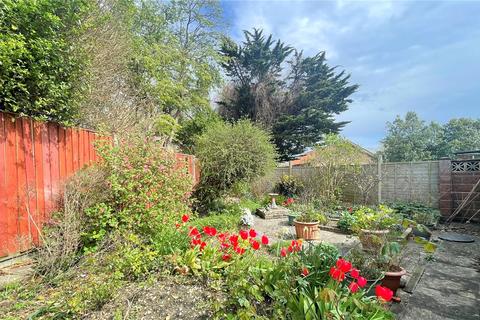 11 Church Close, Lancing, BN15 0EZ