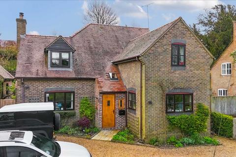4 bedroom detached house for sale, Ludgershall Road, Collingbourne Ducis