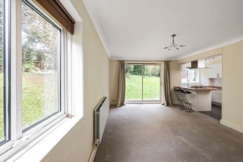2 bedroom flat for sale, Flanchford House, Somers Close, RH2