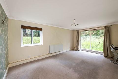 2 bedroom flat for sale, Flanchford House, Somers Close, RH2