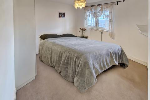 1 bedroom flat to rent, 4 Holman Road, London, SW11