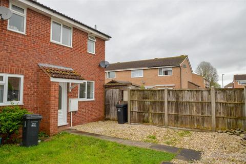 2 bedroom end of terrace house to rent, St. Pauls Court, Bridgwater TA6