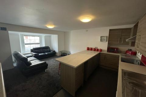 12 bedroom house share to rent, 69 Hill Park Crescent