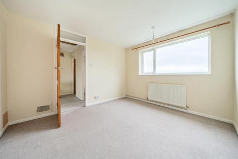 2 bedroom maisonette for sale, St Annes Road,  Aylesbury,  HP19