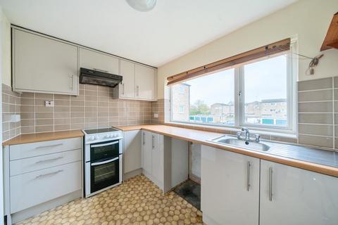 2 bedroom maisonette for sale, St Annes Road,  Aylesbury,  HP19