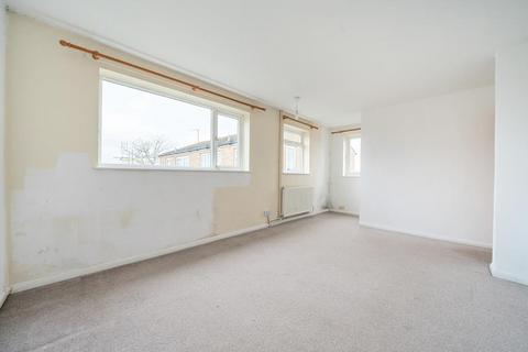 2 bedroom maisonette for sale, St Annes Road,  Aylesbury,  HP19