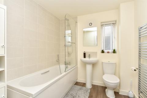 5 Frances Row, Queenborough, ME11 5DH