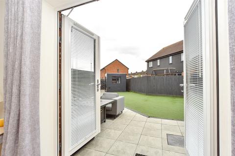 5 Frances Row, Queenborough, ME11 5DH