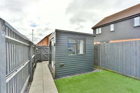 5 Frances Row, Queenborough, ME11 5DH