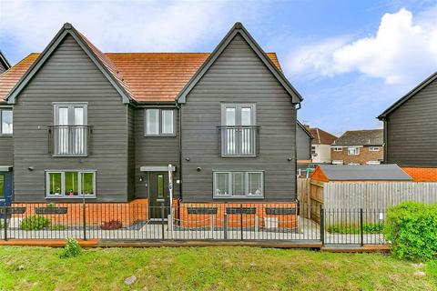 5 Frances Row, Queenborough, ME11 5DH