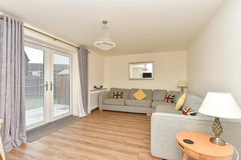 5 Frances Row, Queenborough, ME11 5DH