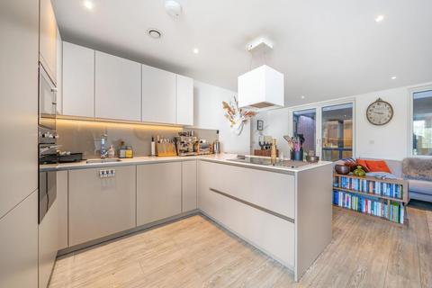 3 bedroom flat for sale, Gaumont Place, Streatham Hill
