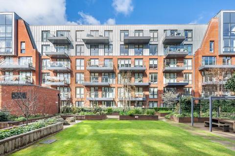 3 bedroom flat for sale, Gaumont Place, Streatham Hill