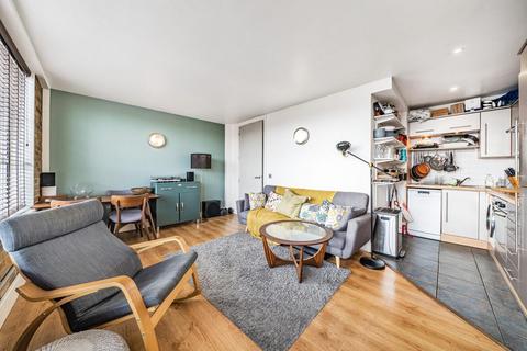 2 bedroom flat for sale, Peckham Grove, Peckham