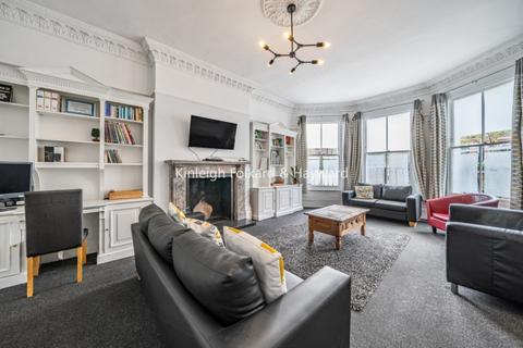 8 bedroom house to rent, Thurlow Park Road London SE21