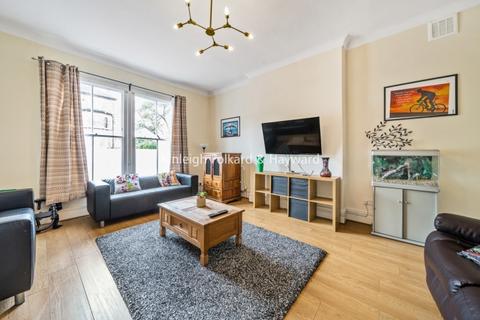 4 bedroom house to rent, Thurlow Park Road London SE21