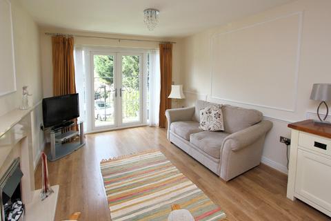 1 bedroom apartment for sale, Robert Ellis Court, St Martins Road, Knebworth, Hertfordshire, SG3
