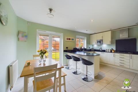 4 bedroom detached house for sale, Blunt Road, Beggarwood, Basingstoke, Hampshire, RG22