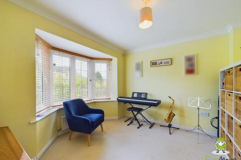 4 Blunt Road, Beggarwood, Basingstoke, RG22 4SS