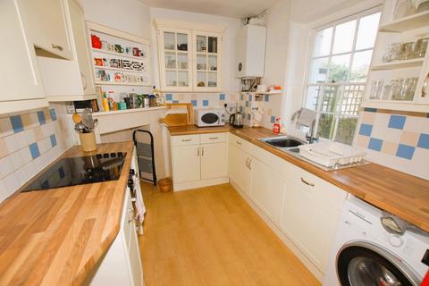 12 Coastguard Cottages, Hythe, CT21 6HN