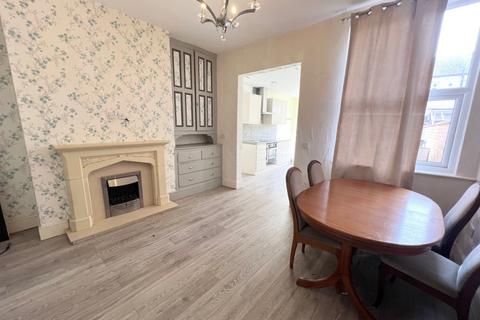 3 bedroom terraced house to rent, Hardman Street, Blackpool, Lancashire, FY1
