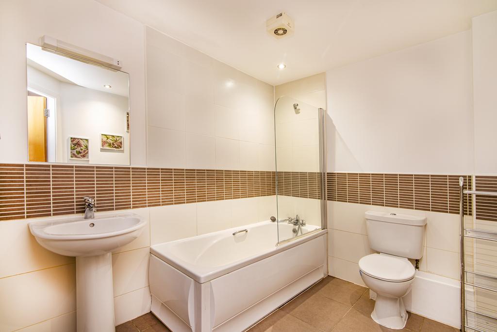 Main bathroom