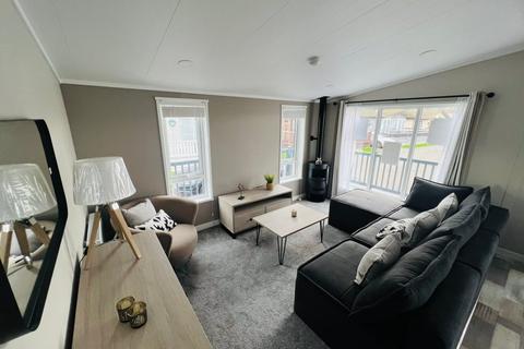 3 bedroom lodge for sale, Chichester Lakeside Holiday Park