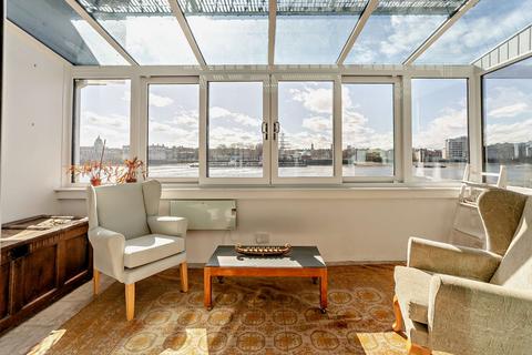 7 bedroom terraced house for sale, Ferry Street, London E14