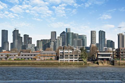 undefined, Ferry Street, London E14