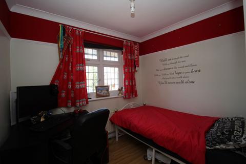 15 Warwick Road, Rainham, RM13 9XU