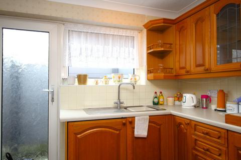 2 bedroom bungalow for sale, Rainham RM13