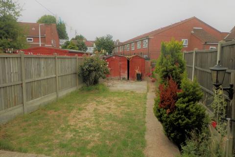 3 bedroom terraced house to rent, Rainham RM13