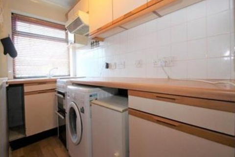 1 bedroom semi-detached house to rent, Betterton Road, Rainham RM13