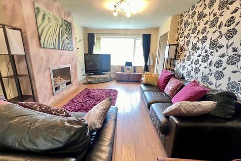 3 bedroom townhouse for sale, Summerbridge Crescent, Bradford BD10