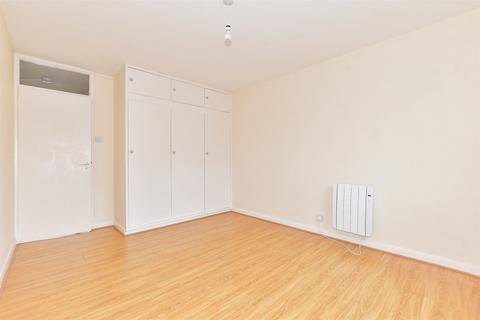 2 bedroom flat for sale, St. Peter's Park Road, Broadstairs, Kent