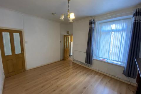 2 bedroom terraced house to rent, Mayfield St,