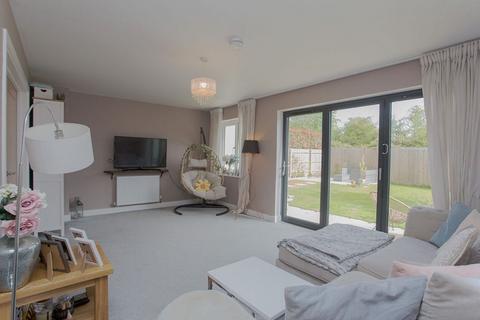 3 bedroom detached house for sale, Thompsons Yard, Yaxley, Peterborough. PE7 3TA