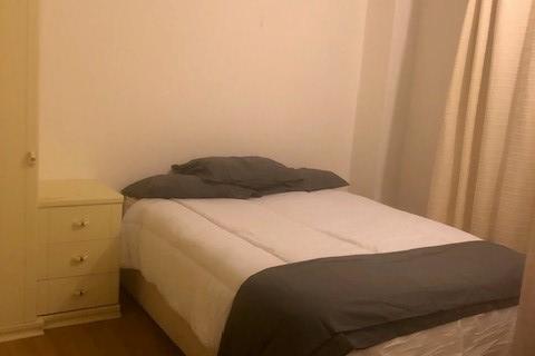 1 bedroom bedsit to rent, John Aird Court, London W2