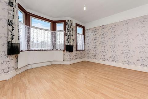 3 bedroom semi-detached house for sale, Station Road, Hayes, UB3 4AN