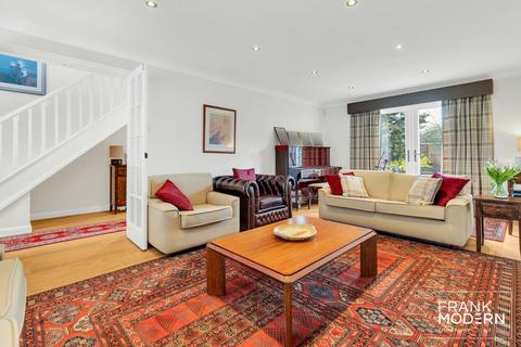 7 Thomas Close, Bretton, Peterborough, PE3 9AY