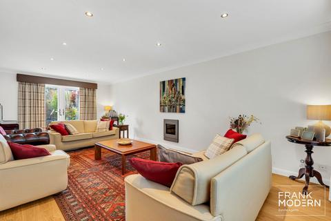7 Thomas Close, Bretton, Peterborough, PE3 9AY