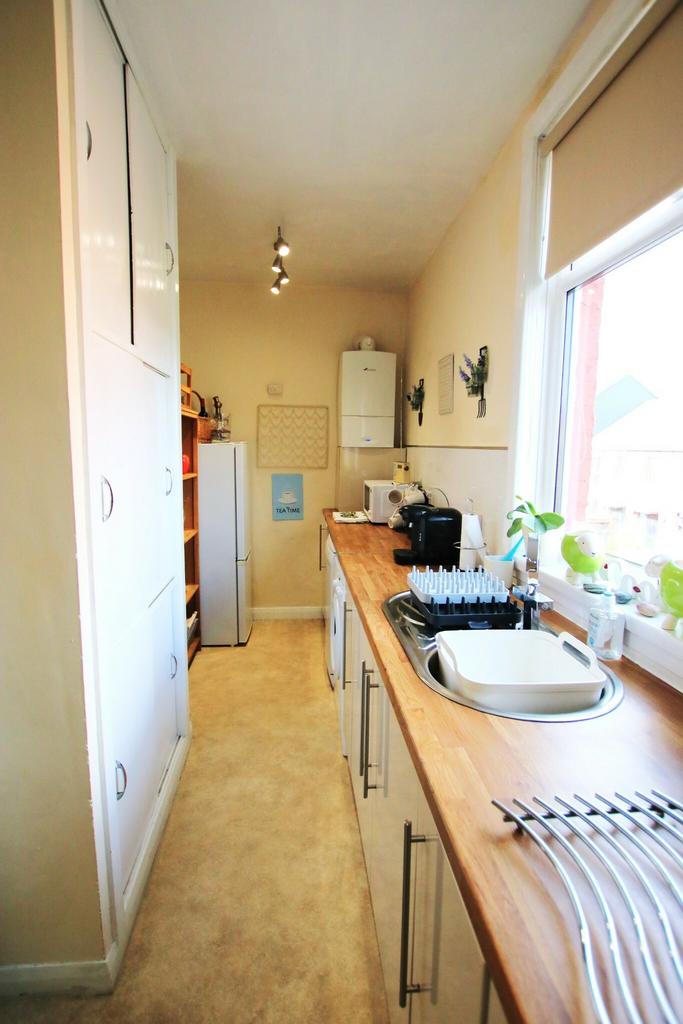 Mill Hill Street, Mill Hill, Blackburn 3 bed end of terrace house for